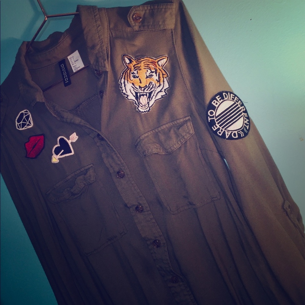 Divided H&M button down shirt